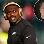 Close de um homem usando fones de ouvido dourados, olhando para a esquerda, com uma expressão séria.