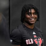 O linebacker da Texas Tech, David Bailey, comparece ao NFL Football Pro Day da escola, quinta-feira, 26 de março de 2025, em Lubbock, Texas.