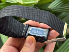 O rastreador de fitness sem tela semelhante ao Whoop da Fitbit é real Fitbit Sense 2 ao lado do Fitbit Charge 6.