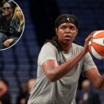 Chris DeMarco, Jonquel Jones (centro) e Betnijah Laney-Hamilton (à direita) do New York Liberty assistem ao jogo entre o Oklahoma City Thunder e o Brooklyn Nets no Barclays Center em 18 de março de 2026.