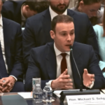 O presidente da CFTC, Michael Selig, faz testes durante a audiência da Câmara sobre mercados de previsão, regulamentação de apostas esportivas e preocupações com pessoal de agência.