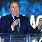 Carolina Hurricanes teammate sticks up for Russians