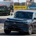 O site automotivo Edmunds testa um SUV híbrido chinês de US$ 25 mil – e emite um alerta às montadoras dos EUA: ‘A tecnologia é fantástica’