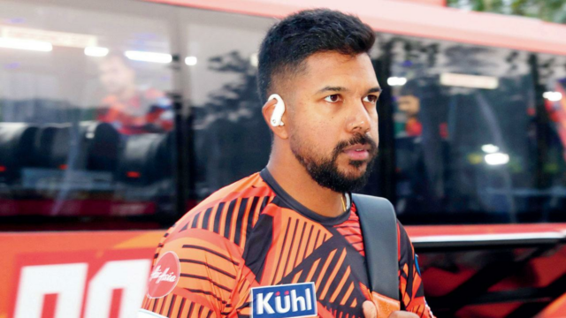 O técnico de boliche do SRH, Varun Aaron, elogia Praful Hinge, Sakib Hussain
