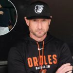 O técnico do Baltimore Orioles, Craig Albernaz, fala com a mídia no banco de reservas antes de um jogo de beisebol contra o Chicago White Sox em Chicago, quarta-feira, 8 de abril de 2026.