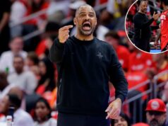 O técnico do Rockets, Ime Udoka, destrói jogadores após o colapso do jogo 3: ‘Crescer’ O técnico do Houston Rockets, Ime Udoka, grita e aponta do banco.