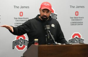 O técnico principal do estado de Ohio, Ryan Day, tem uma mensagem dura para futuros recrutas Ohio State head coach Ryan Day