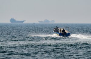 O transporte marítimo no Estreito de Ormuz ainda está lento, apesar do cessar-fogo EUA-Irã O transporte marítimo no Estreito de Ormuz ainda está lento, apesar do cessar-fogo EUA-Irã