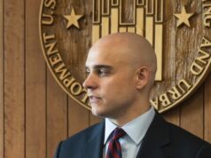 O vice-chefe de gabinete, James Blair, se afastará temporariamente da Casa Branca para ajudar a liderar o Partido Republicano nas eleições intermediárias O vice-chefe de gabinete, James Blair, se afastará temporariamente da Casa Branca para ajudar a liderar o Partido Republicano nas eleições intermediárias