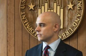 O vice-chefe de gabinete, James Blair, se afastará temporariamente da Casa Branca para ajudar a liderar o Partido Republicano nas eleições intermediárias O vice-chefe de gabinete, James Blair, se afastará temporariamente da Casa Branca para ajudar a liderar o Partido Republicano nas eleições intermediárias