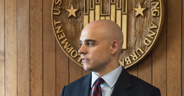 O vice-chefe de gabinete, James Blair, se afastará temporariamente da O vice-chefe de gabinete, James Blair, se afastará temporariamente da Casa Branca para ajudar a liderar o Partido Republicano nas eleições intermediárias