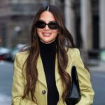 Chrissy Teigen é vista em 26 de março de 2026 em Los Angeles, Califórnia.