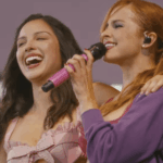 Olivia Rodrigo se junta a Addison Rae no Coachella para ‘Headphones On’ e estreia ao vivo do novo single ‘Drop Dead’