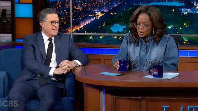 Oprah rouba cadeira de Stephen Colbert para dar entrevista a Jogar