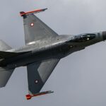 Os EUA forçaram a Grã-Bretanha a permitir a venda de caças F-16 (foto) para a Argentina, apesar da proibição do Reino Unido de exportar armas para o país desde 1982.