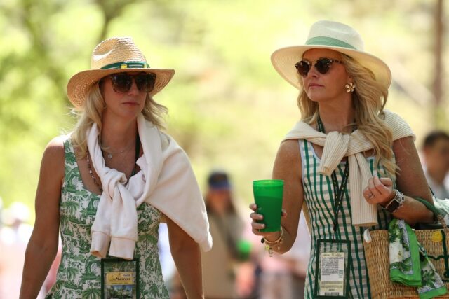 Os Mestres Instados a Fazer Mudanças em Meio a Críticas The Masters was urged to make a big change.