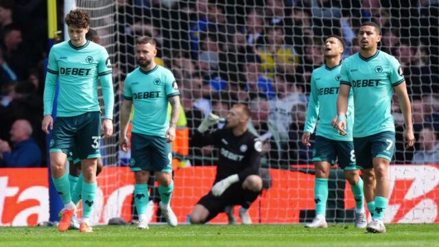 Os Wolves foram rebaixados da Premier League depois que o West Ham empatou sem gols com o Palace

