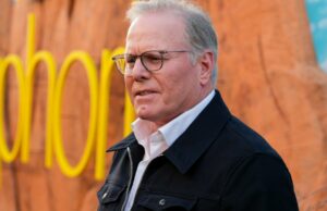 Os acionistas da Warner Bros. Discovery aprovam esmagadoramente o Megadeal da Paramount, mas votam contra pacotes de pagamento de saída para Zaslav e outros executivos Os acionistas da Warner Bros. Discovery aprovam esmagadoramente o Megadeal da Paramount, mas votam contra pacotes de pagamento de saída para Zaslav e outros executivos
