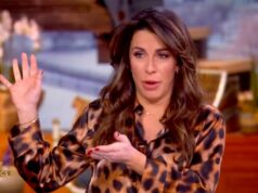 Os apresentadores de ‘The View’ reviram os olhos para a façanha da vovó de Trump no DoorDash: ‘Ela é mais disciplinada em termos de mensagens do que ele’ Os apresentadores de 'The View' reviram os olhos para a façanha da vovó de Trump no DoorDash: 'Ela é mais disciplinada em termos de mensagens do que ele'