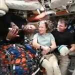 Os quatro astronautas da NASA que faziam parte da histórica missão Artemis II Moon transmitiram mensagens poderosas aos entes queridos na Terra