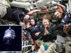 Os astronautas do Artemis II viajam mais longe da Terra do que qualquer ser humano na história, quebrando o recorde da Apollo 13 estabelecido há mais de 50 anos Os astronautas do Artemis II viajam mais longe da Terra do que qualquer ser humano na história, quebrando o recorde da Apollo 13 estabelecido há mais de 50 anos