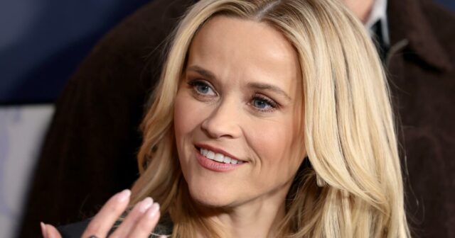 Os autores estão criticando Reese Witherspoon por dizer aos seguidores ‘é hora de aprender IA’
