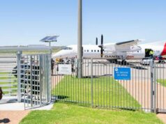 Os cortes de rotas da Qantas afetarão duramente os viajantes regionais As áreas regionais potencialmente não terão nenhum serviço aéreo se a Qantas se retirar, diz um especialista. Foto: Stuart Walmsley/AAP PHOTOS