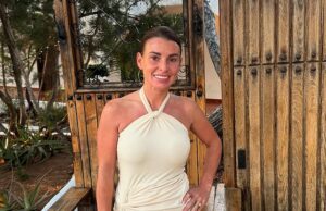 Os detalhes da festa de 40 anos de Coleen Rooney são revelados enquanto o WAG não poupa despesas para organizar uma grande festa em sua mansão de £ 20 milhões ‘ Coleen Rooney apresentará uma série de celebrações 'lindas e embriagadas' em sua mansão de £ 20 milhões em Cheshire para marcar seu 40º aniversário