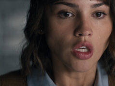 Os fãs criticam a série de ficção científica da Netflix enquanto a segunda temporada apresenta menos episódios A woman with brown hair stares in shock