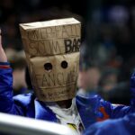 Os fãs do Mets reagem depois que a equipe perde a liderança na 12ª derrota consecutiva