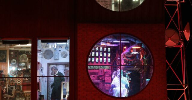 Os hipopótamos anárquicos do Coachella estão de volta, agora como trapalhões barões da mídia
