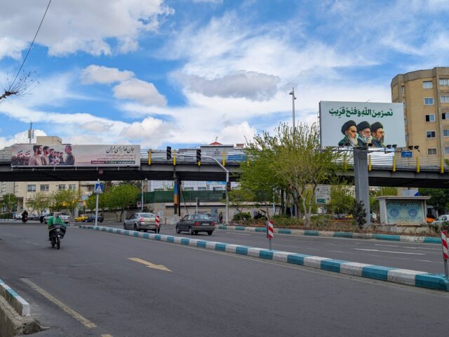 Os iranianos respiram um suspiro de alívio de 'cessar-fogo' enquanto todos os lados reivindicam vitória
