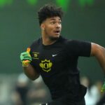 Os Jets levaram Kenyon Sadiq ao 16º lugar geral no Draft de 2026 da NFL.