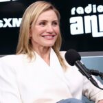 Chrissy Teigen é vista em 26 de março de 2026 em Los Angeles, Califórnia.