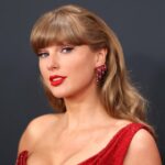 A atriz norte-americana Jennifer Lawrence comparece ao 16º Governors Awards no Ray Dolby Ballroom no Ovation Hollywood em Los Angeles em 16 de novembro de 2025.