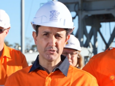 ‘Ouro líquido’: Primeiro-ministro promove resposta dramática à crise dos combustíveis David Crisafulli disse que seu estado está situado em um oceano de