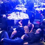 O terror se espalhou pelo jantar dos correspondentes de Washington na noite de sábado, depois que um homem armado abriu fogo