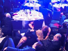 Oz Pearlman detalha o momento em que ele cruzou os olhos com POTUS durante as filmagens do WHCD GettyImages-2273156148 Donald Trump ataca suspeito de atirar após tiroteio no WHCD