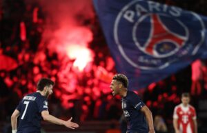 PSG x Bayern de Munique: especialistas em futebol e torcedores reagem à semifinal da Liga dos Campeões O meio-campista francês nº 17 do Bayern de Munique, Michael Olise, comemora depois de marcar o segundo gol de seu time durante a partida de primeira mão das semifinais da Liga dos Campeões da UEFA entre Paris Saint-Germain (PSG) e Bayern de Munique, no Parc des Princes, em Paris, em 28 de abril de 2026. (Foto de ALAIN JOCARD / AFP)