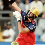 Padikkal recebe elogios do técnico de rebatidas do RCB, Karthik, após meio século contra o CSK