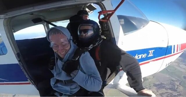 Alex Welling (esquerda) e Stephen Hoare (direita)