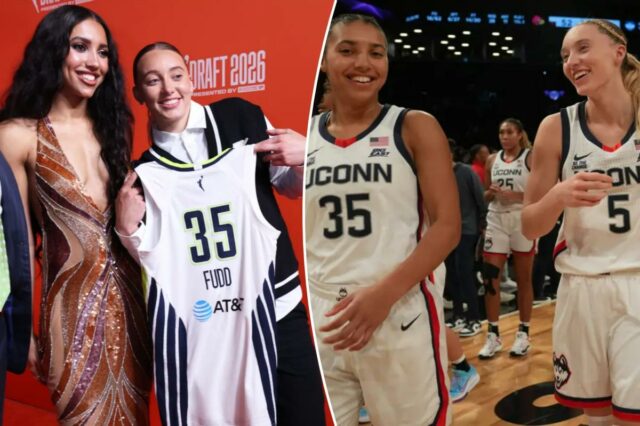 Azzi Fudd e Paige Bueckers posam para uma foto no tapete laranja durante o draft da WNBA de 2026 em 13 de abril de 2026.