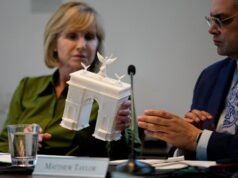 Painel dos EUA aprova projeto de Trump para arco maciço em Washington, DC Painel dos EUA aprova projeto de Trump para arco maciço em Washington, DC