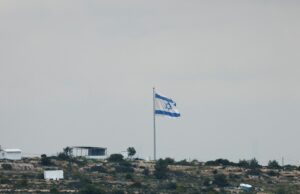 Palestinos horrorizados quando Israel aprova assentamentos na Cisjordânia ocupada Palestinos horrorizados quando Israel aprova assentamentos na Cisjordânia ocupada