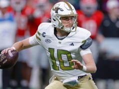 Panteras assinam QB de 11.000 jardas com Bryce Young reserva Carolina Panthers QB Haynes King