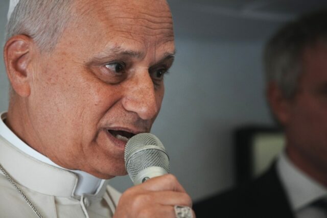 Papa Leão ataca pena de morte enquanto pelotões de fuzilamento dos EUA serão reintroduzidos
