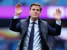 Parker deixa Burnley por consentimento mútuo após rebaixamento da Premier League Parker deixa Burnley por consentimento mútuo após rebaixamento da Premier League