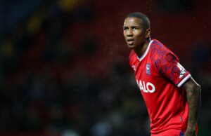 Patrice Evra lidera homenagens enquanto a ex-estrela do Man Utd Ashley Young anuncia aposentadoria Patrice Evra lidera homenagens enquanto a ex-estrela do Man Utd Ashley Young anuncia aposentadoria