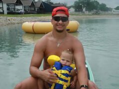 Patrick Mahomes mostra cicatriz intensa no joelho 4 meses após a cirurgia do LCA GettyImages-2248435466 Patrick Mahomes, novembro de 2025