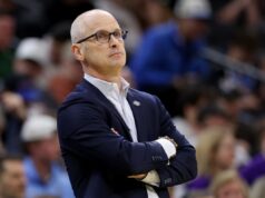 Patrimônio líquido de Dan Hurley: Quanto ganha o treinador de basquete masculino da UConn? Patrimônio líquido de Dan Hurley: Quanto ganha o treinador de basquete masculino da UConn?